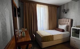 Kuzen Otel